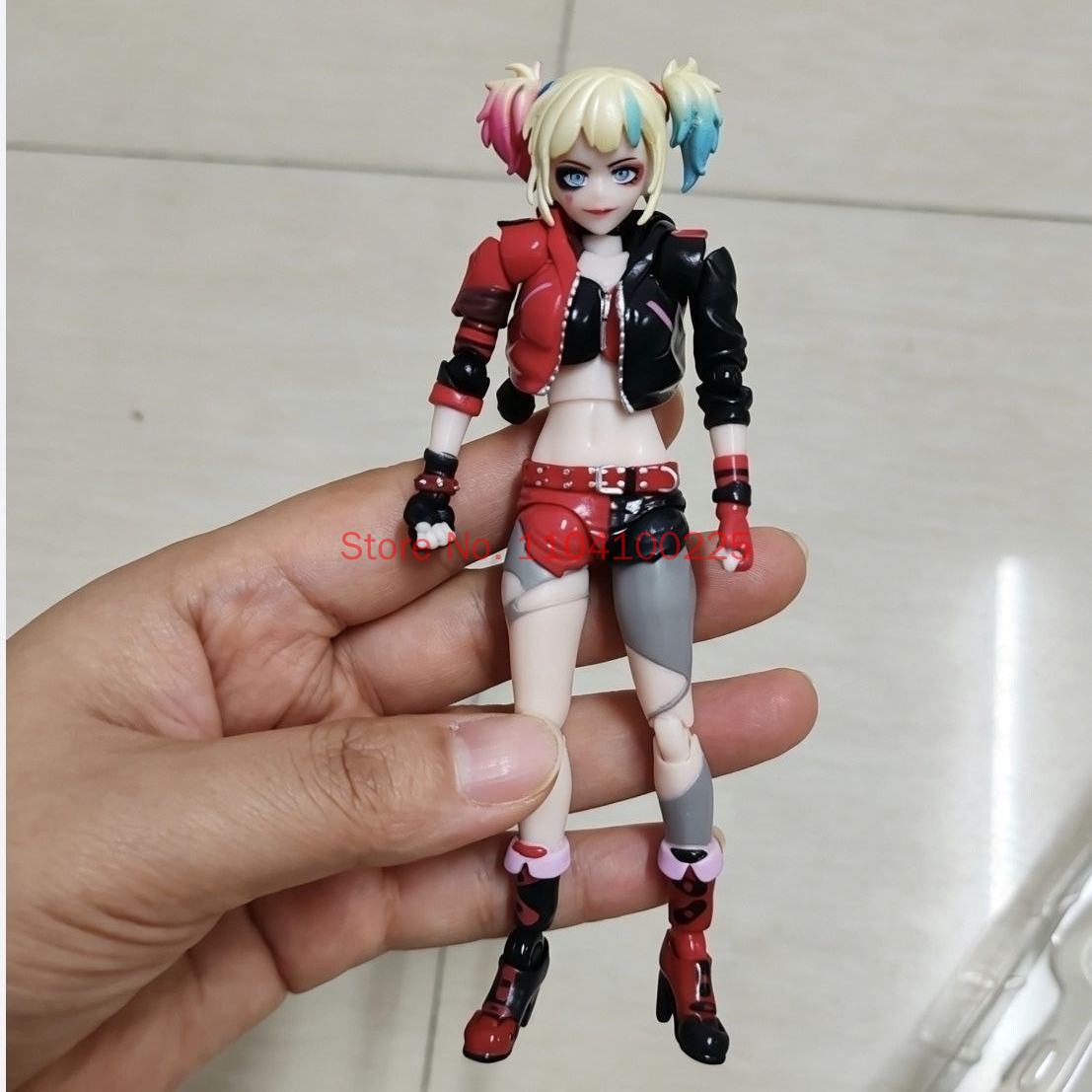 Réplique ! En stock : Figurine - Model Kit Harley Quinn avis et prix